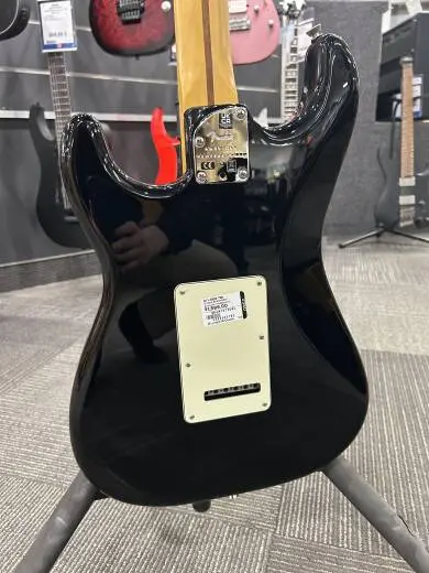 FENDER AM PRO II STRAT MN BLK 2